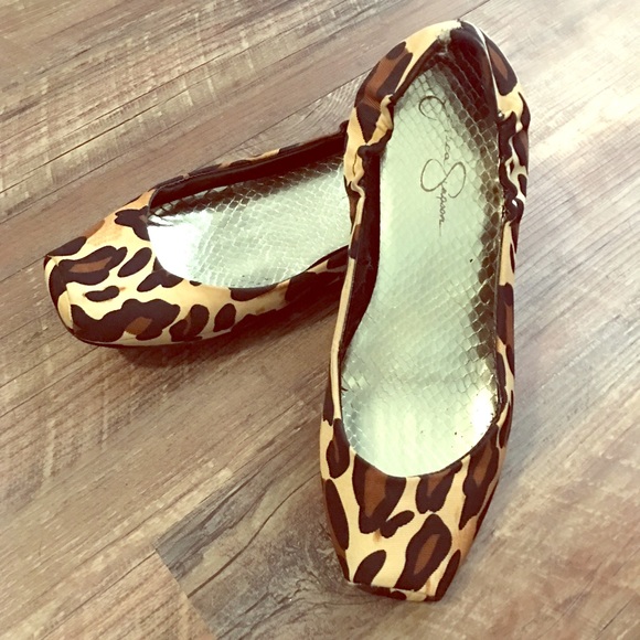 Jessica Simpson leopard flats