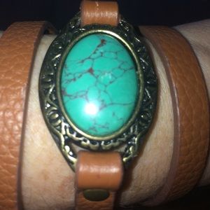 Leather bracelet with turquoise stone by premier d