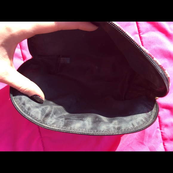 Victoria's Secret cosmetic bag - Picture 2 of 3