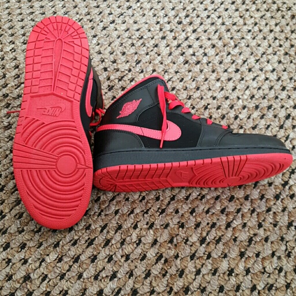 Jordan 1 Youth Pink & Black - Picture 4 of 4