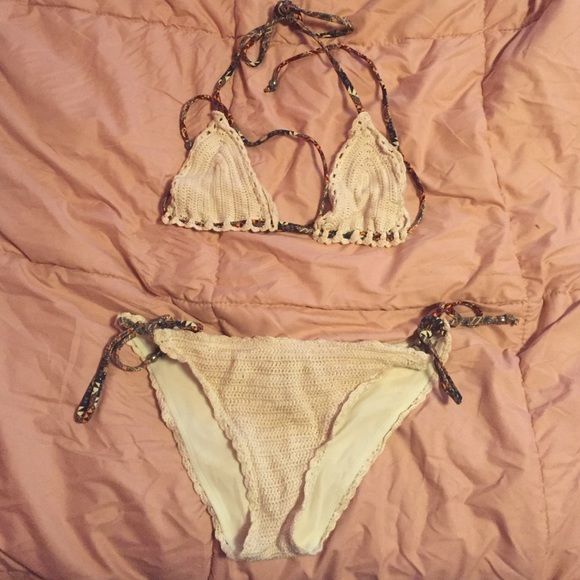 Kendall and Kylie crotchet bikini TOP size m