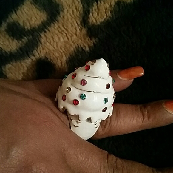 Ice cream ring
