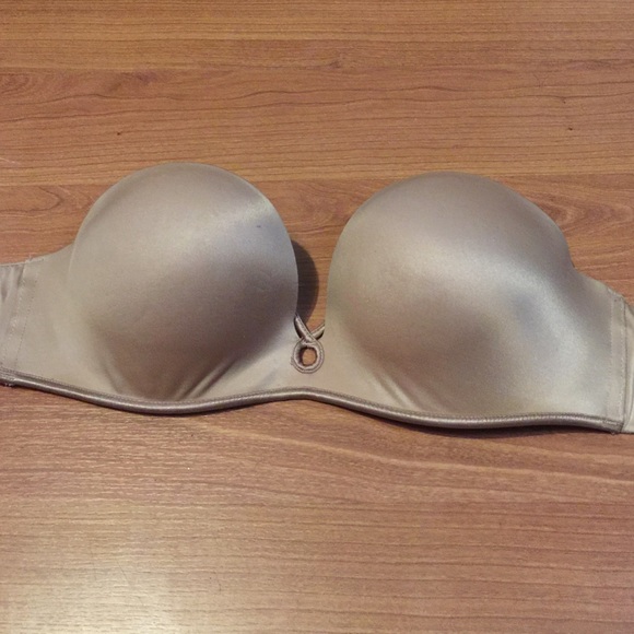 Victoria's Secret strapless bombshell