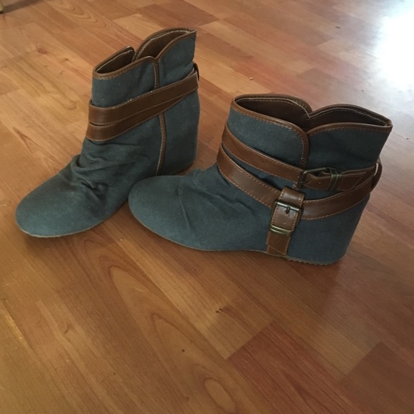 Aldo wedge booties