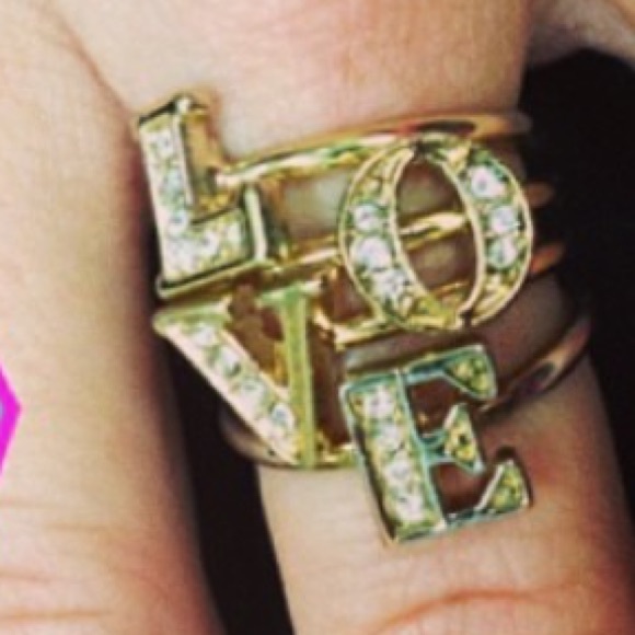 L O V E ring