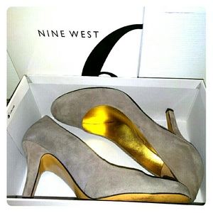 Nine West Suede Grey Pumps
