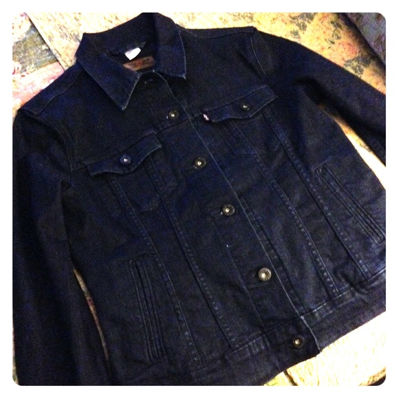 Ladies Levi denim jacket sz M