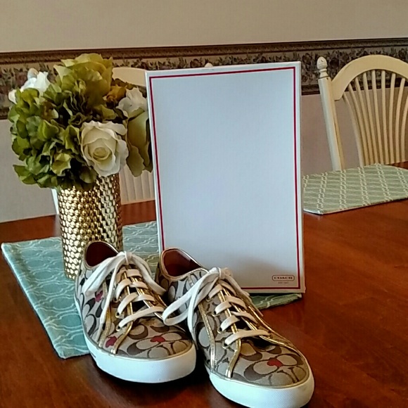 poshmark coach shoes