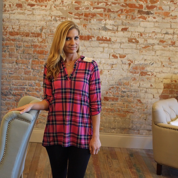 Tops - Plaid lace shoulder tunic