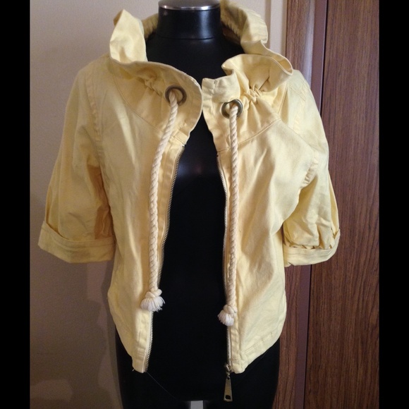 Beautiful Short Sleeve Zip Jacket