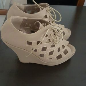 Delicacy taupe cut out wedges