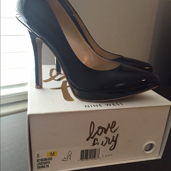 NineWest Love Fury Patent Marine Pumps, size 8.