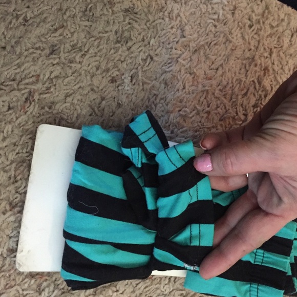 Adorable 💞Looks great w/ oversize top. NWT CUTE - Picture 2 of 4