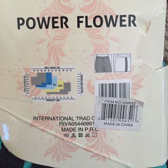 Adorable 💞Looks great w/ oversize top. NWT CUTE - Picture 3 of 4