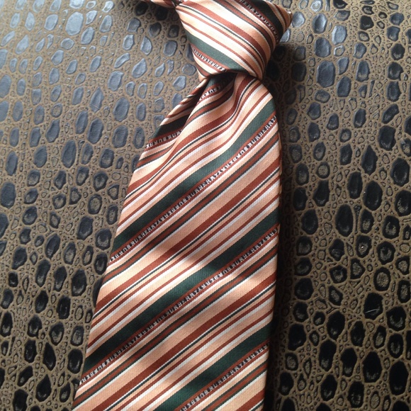 100% AUTHENTIC BURBERRY TIE BY BURBERRY LONDON