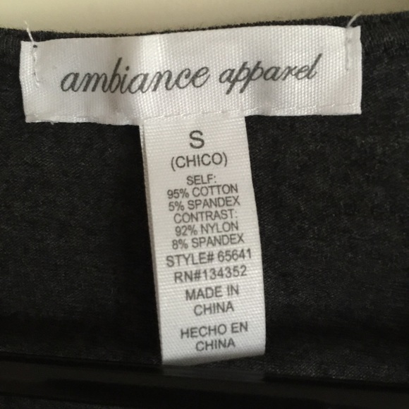 NEW item!! Cute lace top... Size small... - Picture 2 of 4