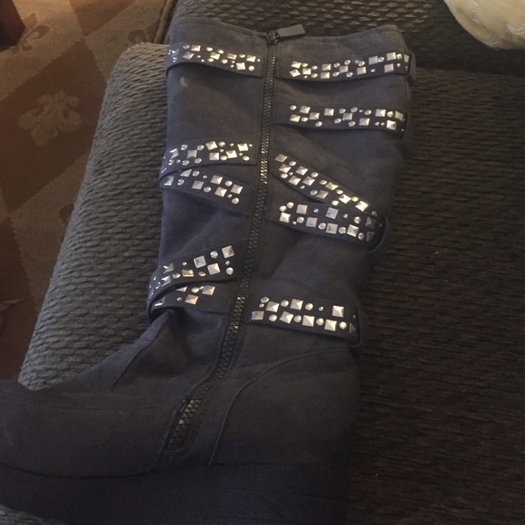 Joan Boyce fleece lined bling boots - Picture 3 of 4