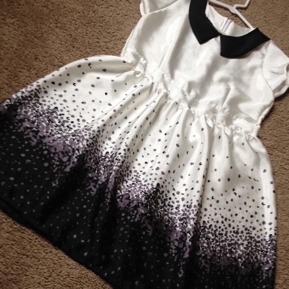 Dainty Dress 1 - Picture 2 of 3