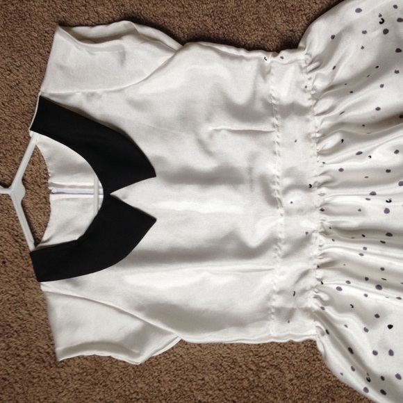 Dainty Dress 1 - Picture 3 of 3