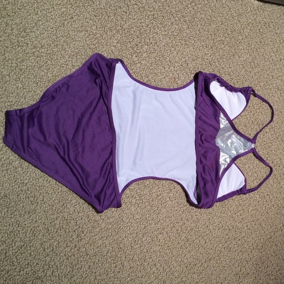 Monokini - Picture 3 of 3