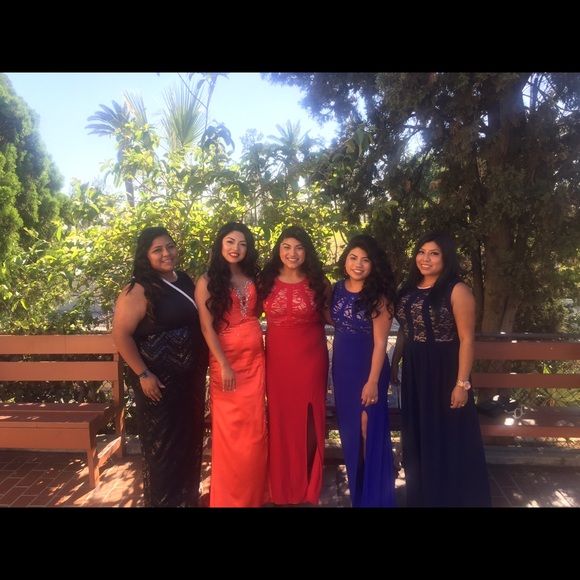 Dress - Picture 3 of 3