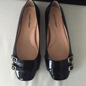 Black patent flats
