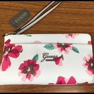 GUESS Sailboat white floral wristlet phone wallet
