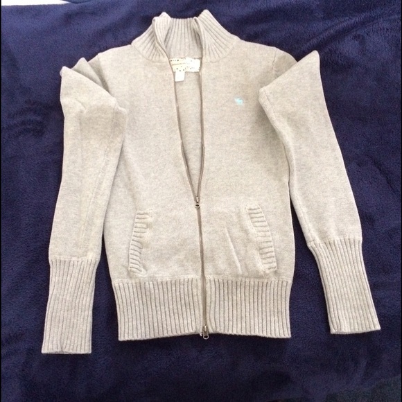 Abercrombie Gray Knit Sweatet