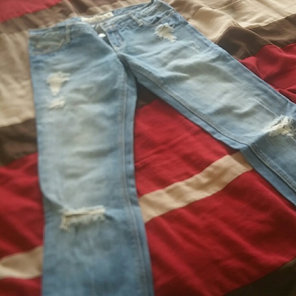 Destructed denim - Picture 2 of 2