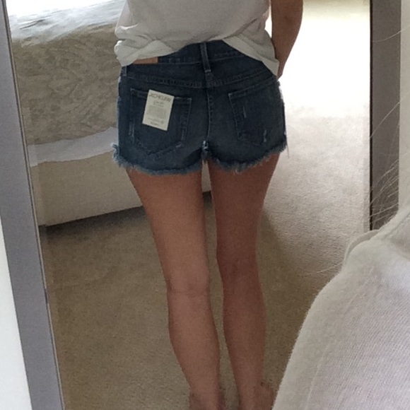 WILDFOX jean shorts - 28 - Picture 4 of 4