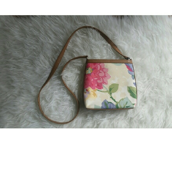🌸 Floral Fossil crossbody bag.