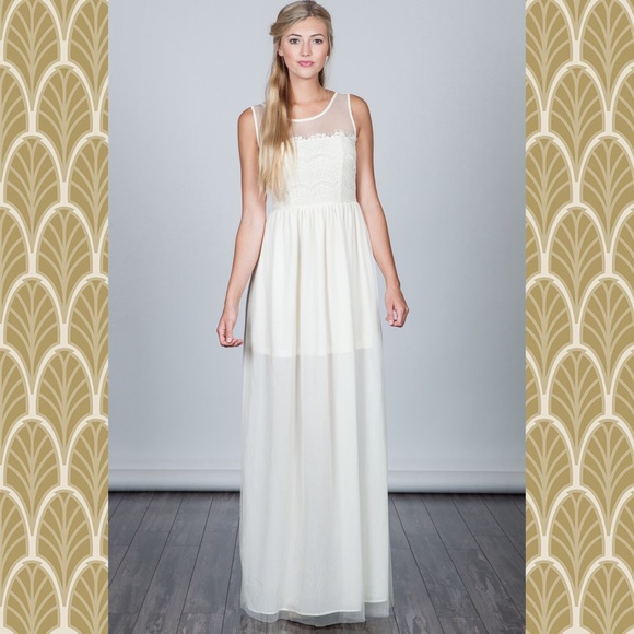 NWT Gianni Bini lace & tulle prom dress!