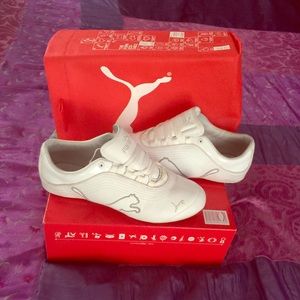 ❌SOLD❌Puma White shoes