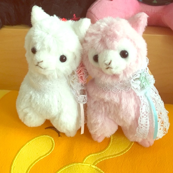 Alpacasso Keychain plush doll