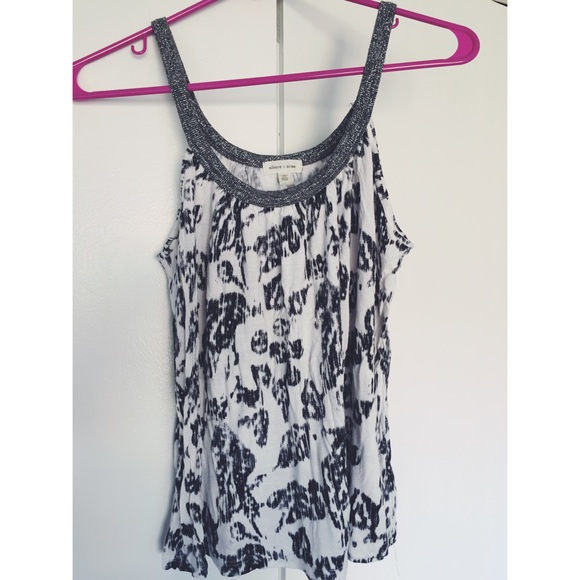 Urban Outfitters Black and White Print Top - Picture 2 of 2