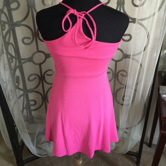 NEW.. Pink dress with knot style back straps midi - Picture 3 of 4