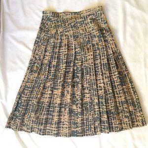 Pleated skirt 100% silk