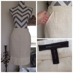 BCBGMaxazria Ivory pencil skirt with pockets