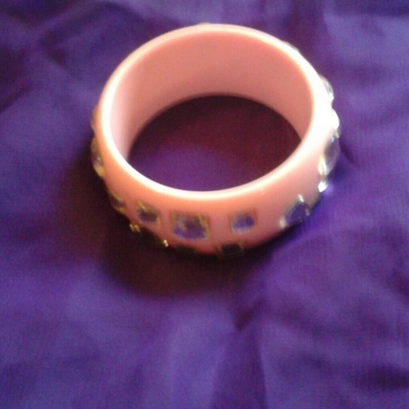 Plastic bangle - Picture 3 of 4