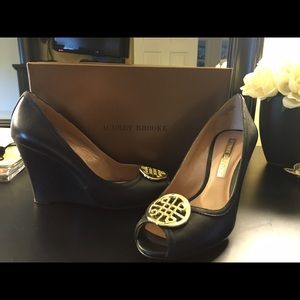 Audrey Brooke wedge pump