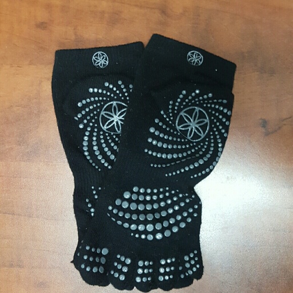 Gaiam yoga socks