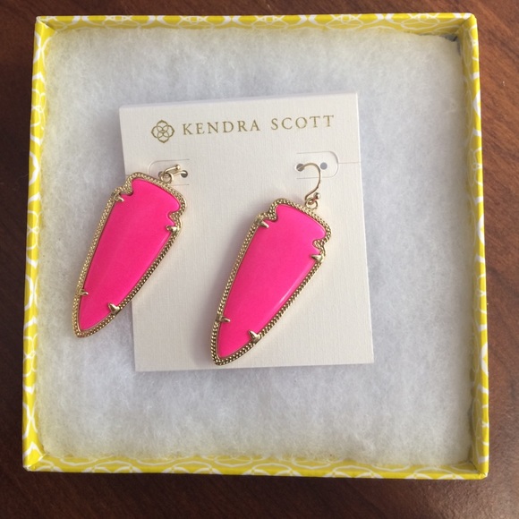 Neon pink skylars for EAHANCE