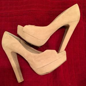 Tan/taupe suede peep toe pumps