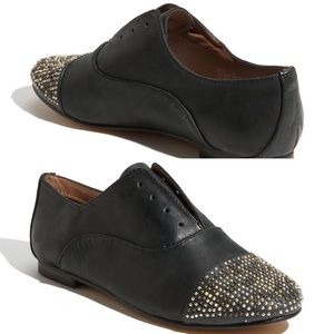 Steve Madden Tapps black leather laceless oxfords