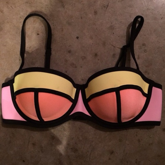 triangl swimwear Other - Authentic Triangl top small +