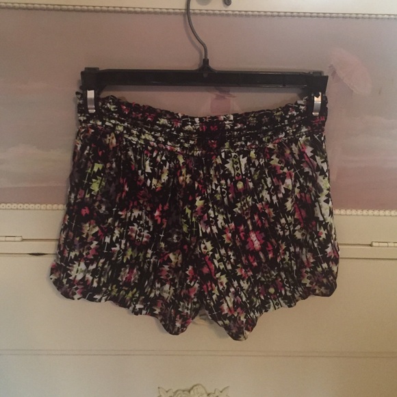 Flowy Tribal Shorts ✌🏽️❣ - Picture 2 of 4