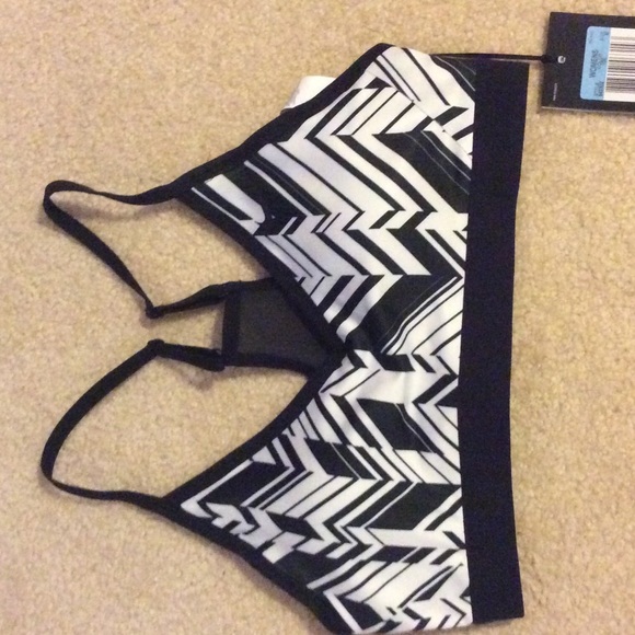 Super cute black & white sports bra. Final price!!