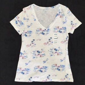 Island print V neck tee