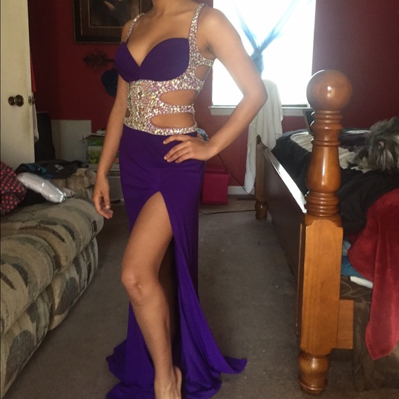 PROM DRESS - Picture 2 of 4