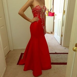 SOLD: Beautiful red Prom dress
